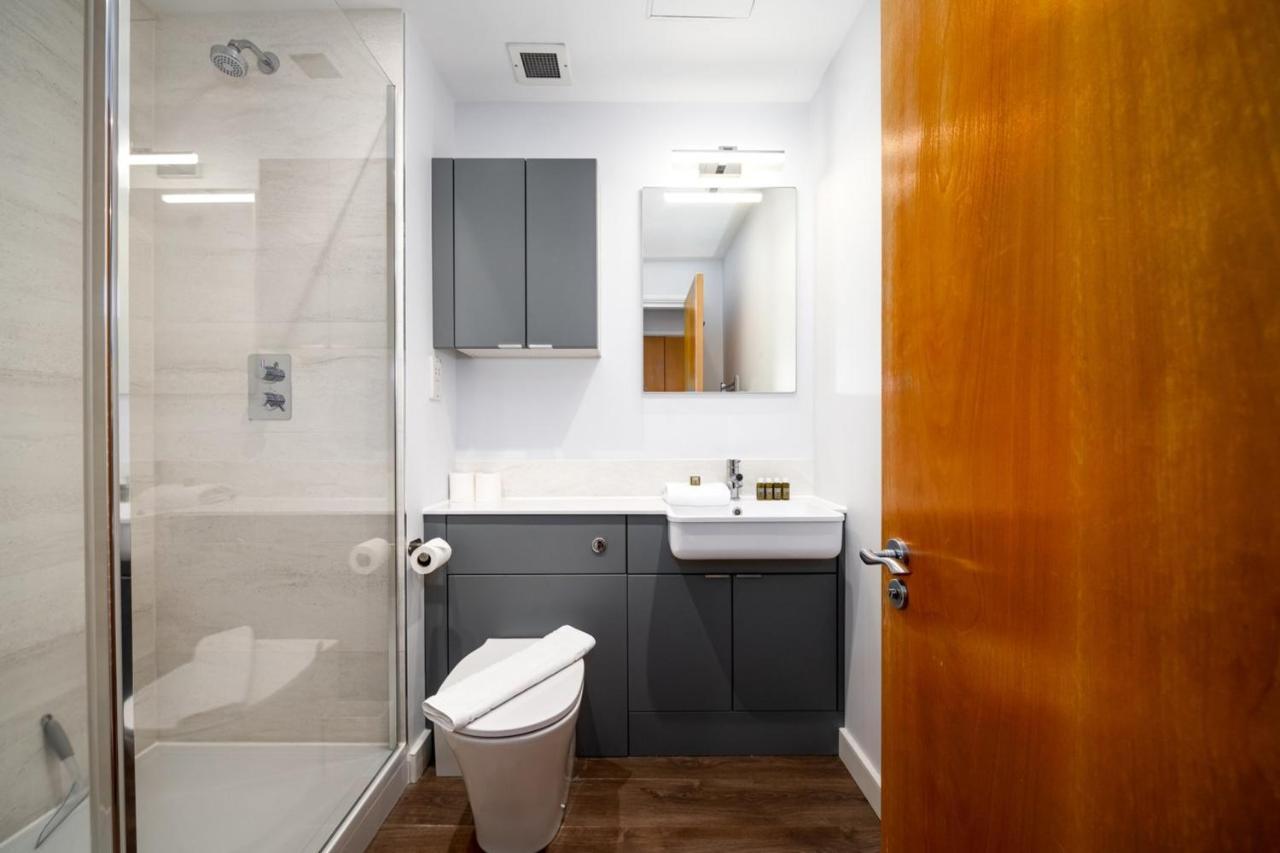 Modern & Spacious 2 Bedroom In Central 런던 외부 사진