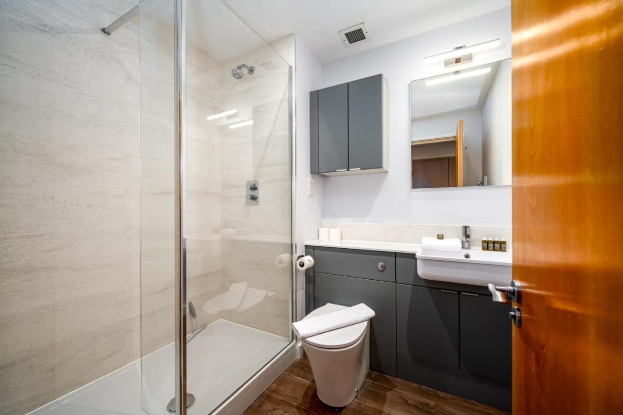 Modern & Spacious 2 Bedroom In Central 런던 외부 사진