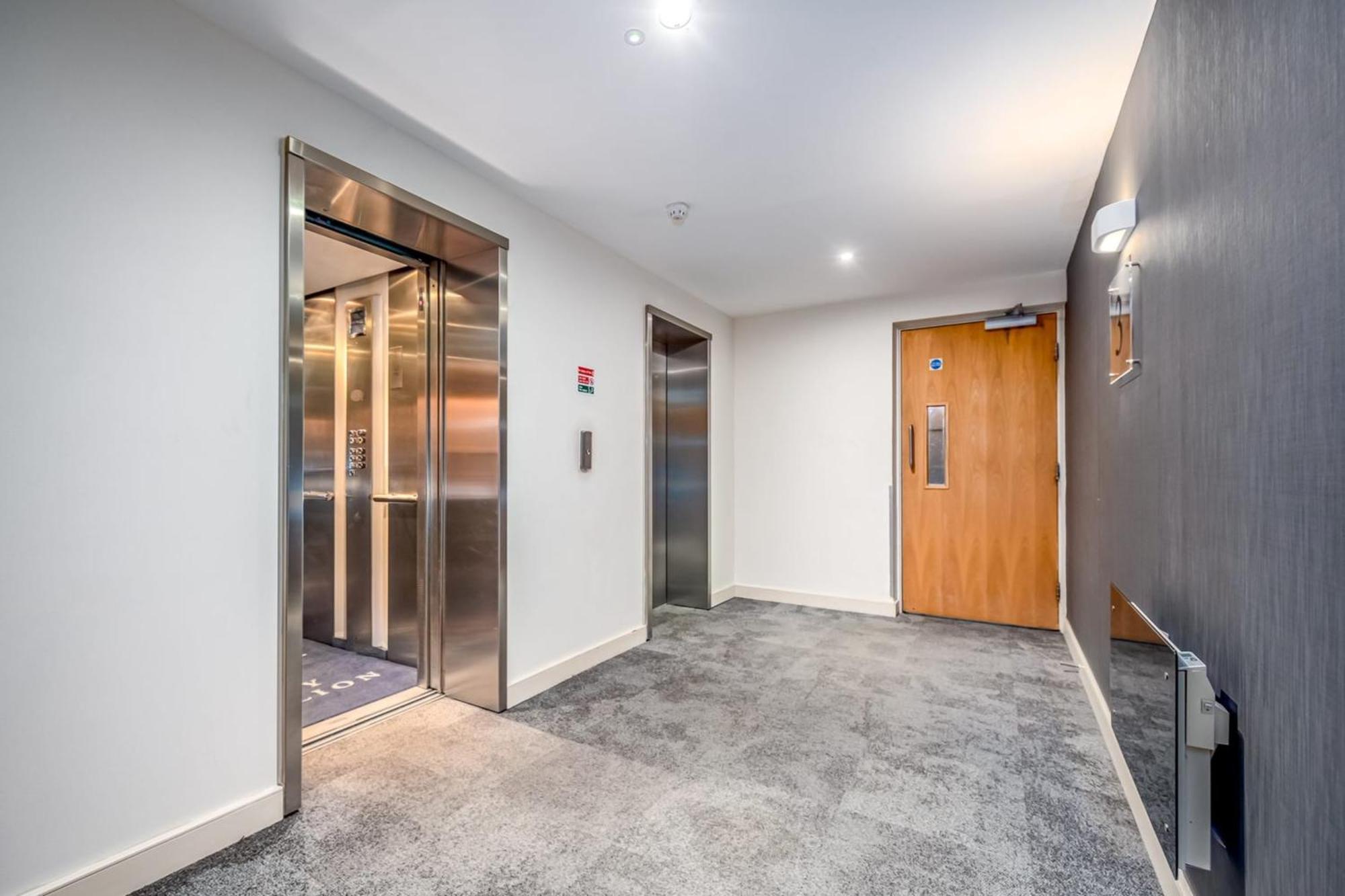 Modern & Spacious 2 Bedroom In Central 런던 외부 사진
